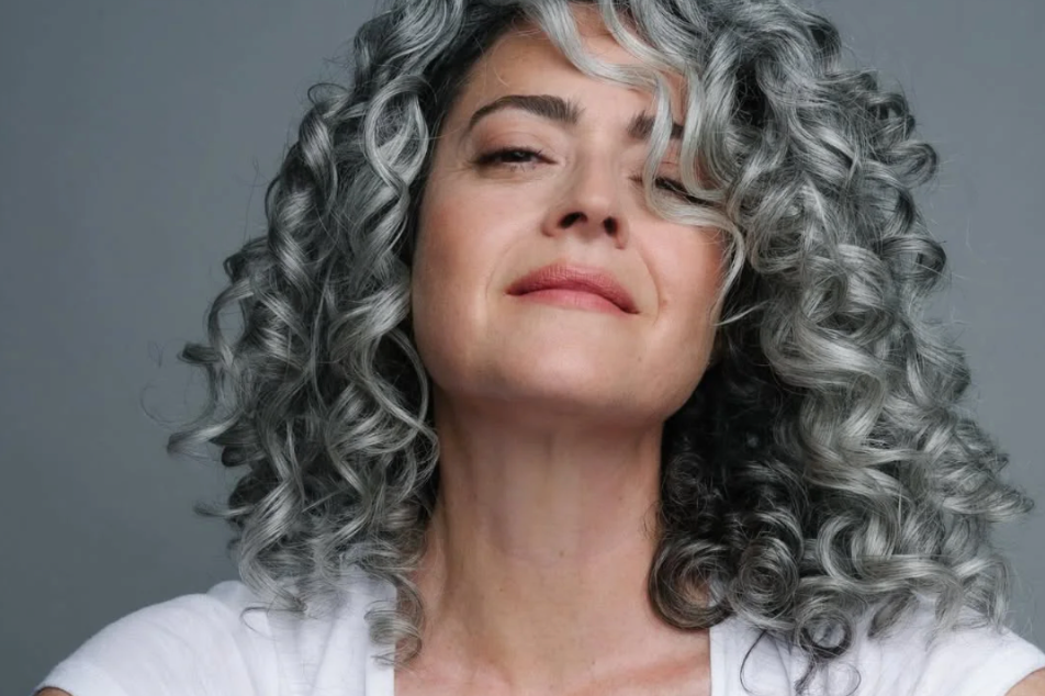 Actor Jordana Oberman showing her silver curls